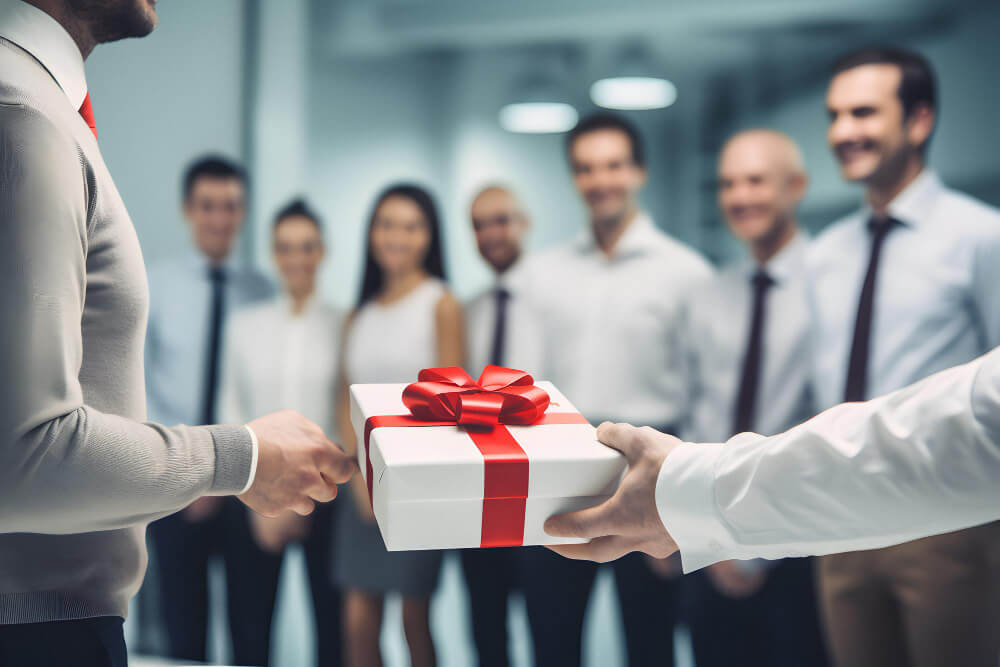 מה האתר המומלץ לקניית מתנות לעובדים? מדריך לבחירה חכמה לעסקים